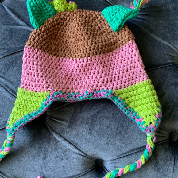 Hat - Picture 3 of 4